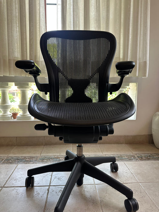 Cadeira "Aeron C" – Herman Miller