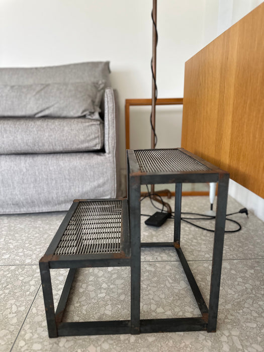 Escada de Ferro Estilo Industrial – Micasa