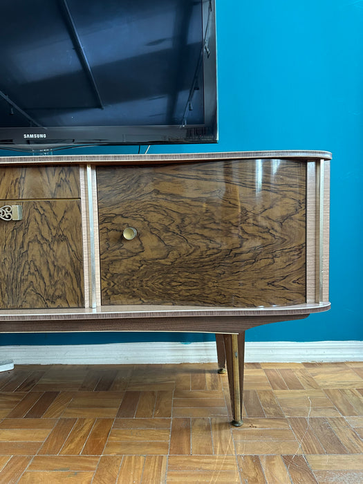 Aparador Mid-Century – Stonehill Furniture