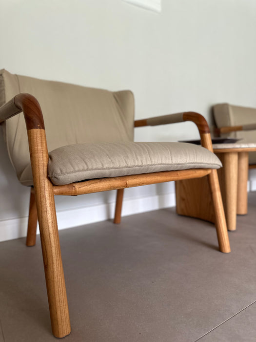 Par de Poltronas "Branca" - Líder Interiores