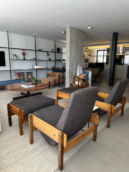 Poltrona Vintage com Banqueta – Atribuída a Sérgio Rodrigues