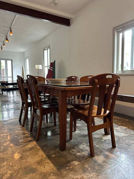 Mesa de Jantar "Salvador" com 6 Cadeiras "Clube" em Mogno – Carlos Motta