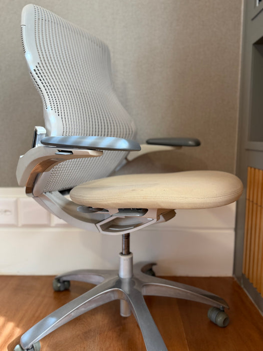 Cadeira de Escritório "Generation" - Formway Design para Knoll