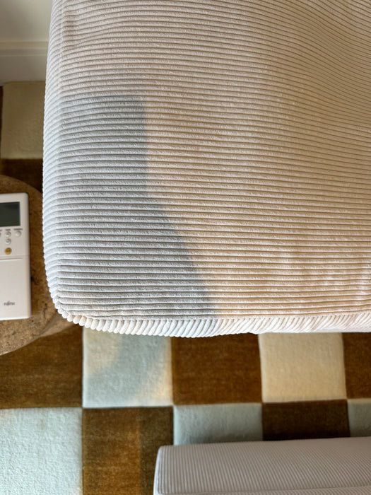 Sofá "Vogue" com Pufe – Micasa