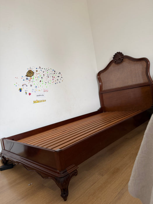 Cama de Solteiro Estilo Luís XV