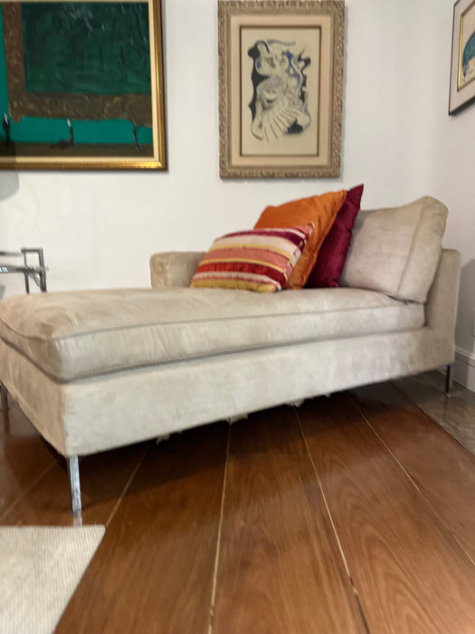 Chaise Lounge