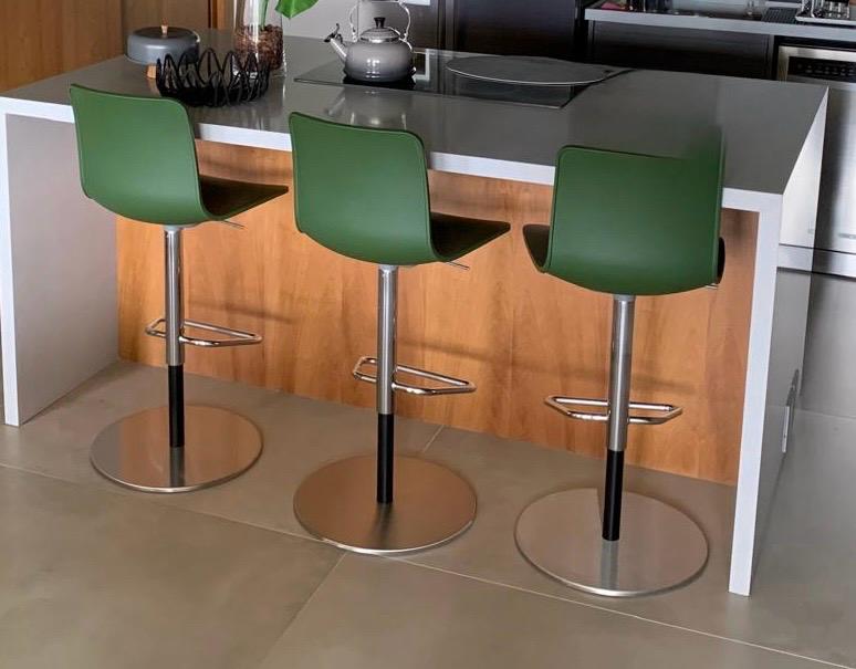 Trio de Banquetas “Hal Re Height”- Jaspen Morrison para Vitra