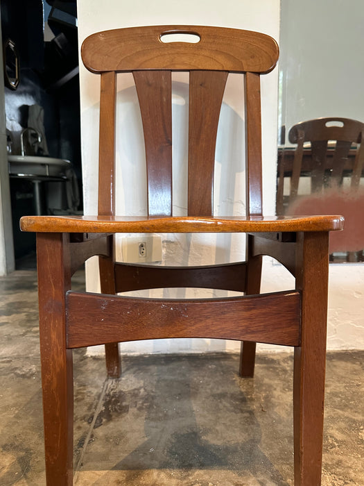 Mesa de Jantar "Salvador" com 6 Cadeiras "Clube" em Mogno – Carlos Motta