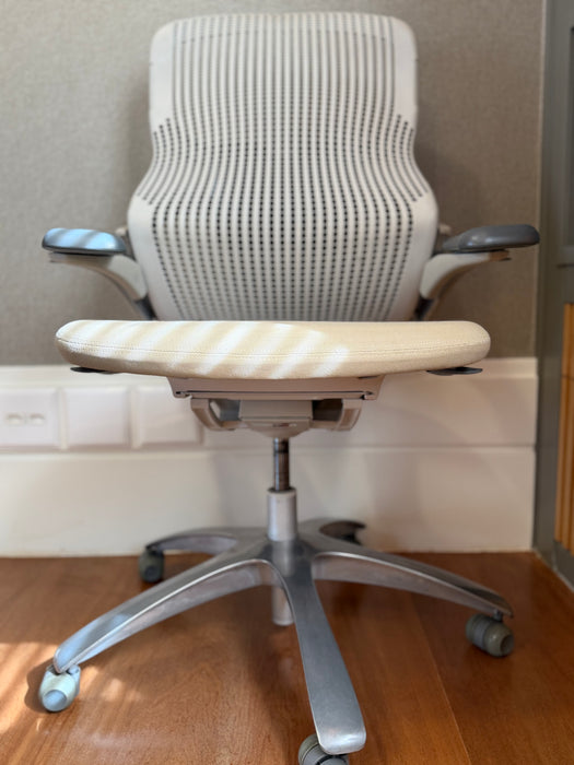 Cadeira de Escritório "Generation" - Formway Design para Knoll