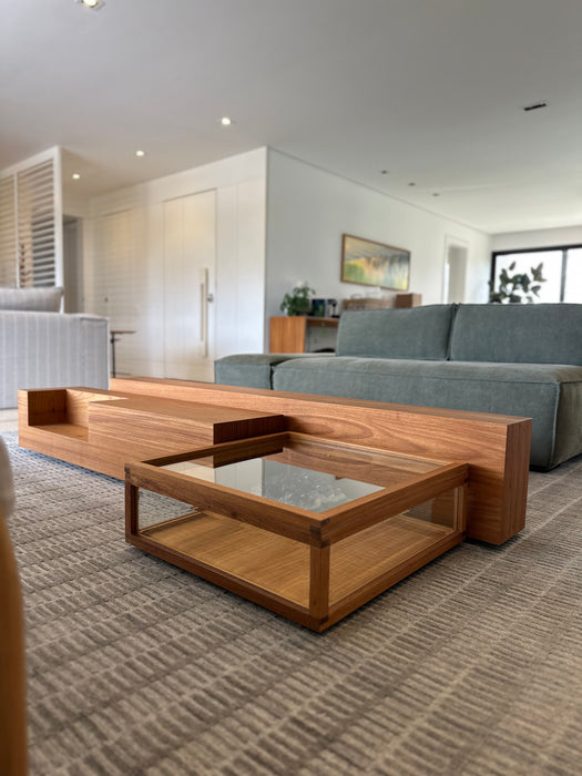 Mesa de Centro "Plana" – Juliana Llussá e Marcus Ferreira para Decameron