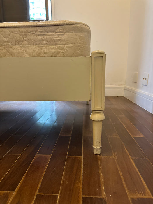 Cama de Solteiro (colchão incluso)