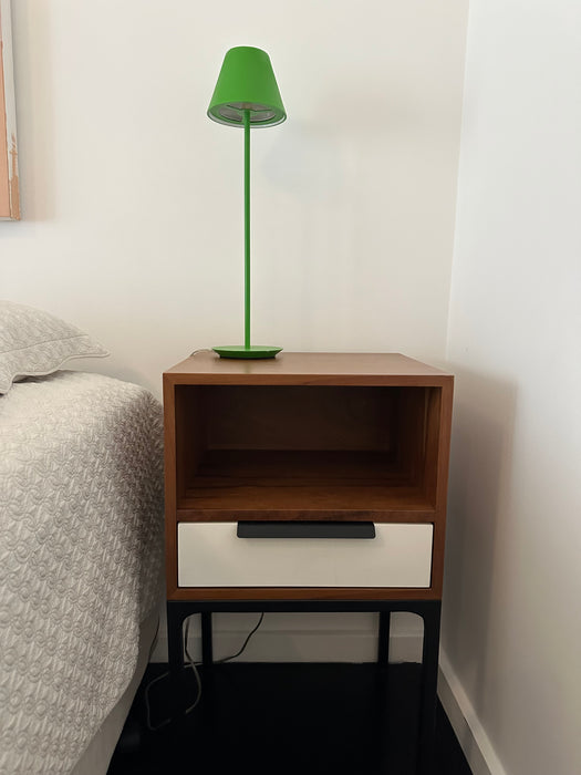 Par de Mesas de Cabeceira "Loft 40" com 1 Gaveta – Fernando Jaeger