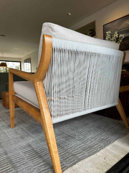 Par de Poltronas "Cut" em Madeira Tauari e Corda Náutica – Tadeu Paisan