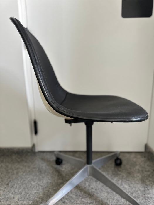 Par de Cadeiras “Eames Fiberglass Office” Vintage  – Charles & Ray Eames