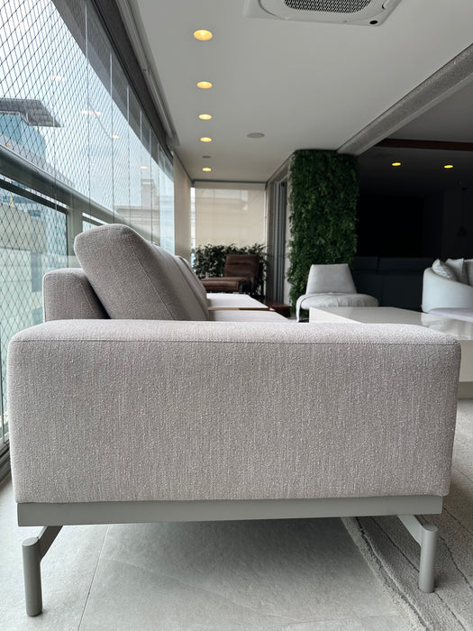 Sofá com Mesa Embutida e Tomada USB