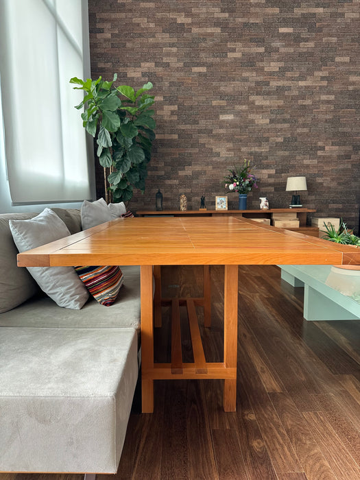 Mesa de Jantar “Nelson” com 6 Cadeiras “Atibaia” – Paulo Alves