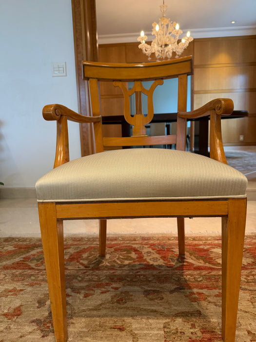 Par de Cadeiras Clássicas em Estilo Biedermeier