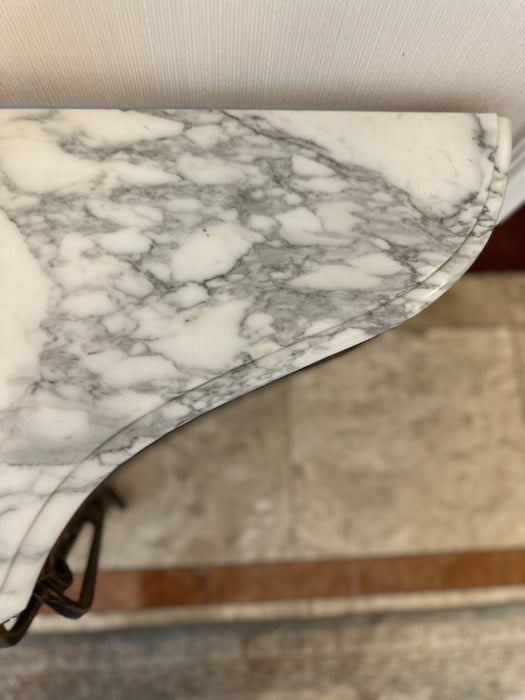 Aparador Clássico em Ferro com Tampo em Mármore