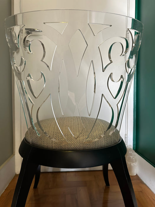 Par de Cadeiras com Encosto em Acrílico