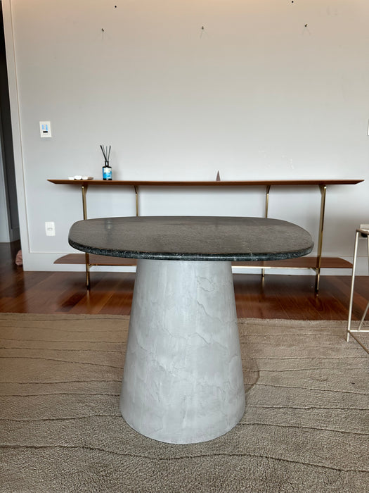 Mesa Lateral “Concrete” – Estúdio Bola