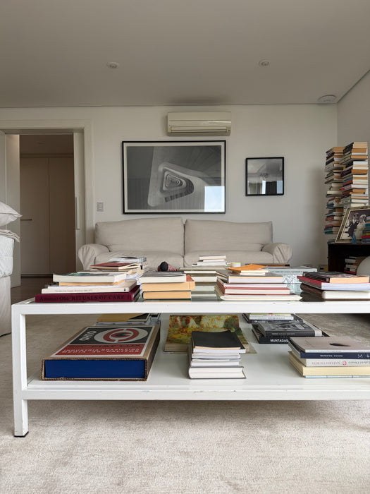 Estante de Livros “Story” Branca – Design Within Reach