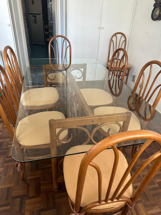Mesa de Jantar com 8 Cadeiras – Thonet