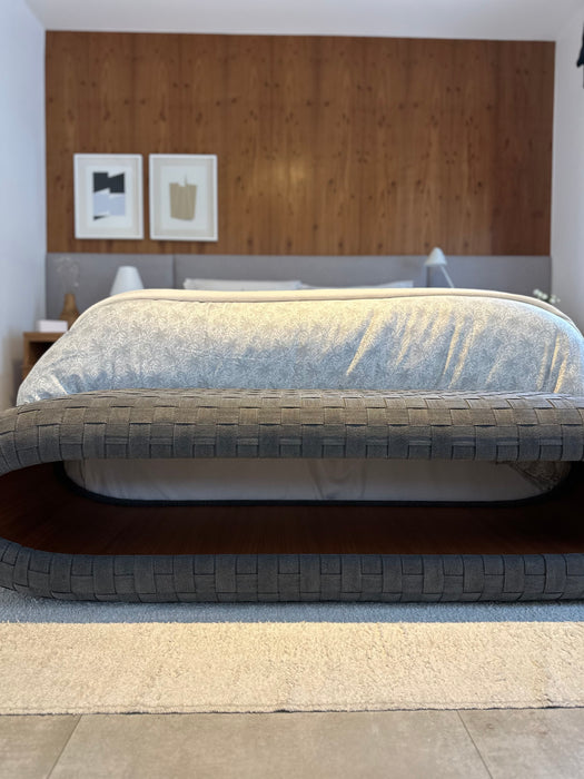 Banco "Cheig" com Tiras em Lona – Jader Almeida