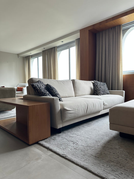 Sofá com Pufe e Aparador – Micasa / Marcenaria (aparador)