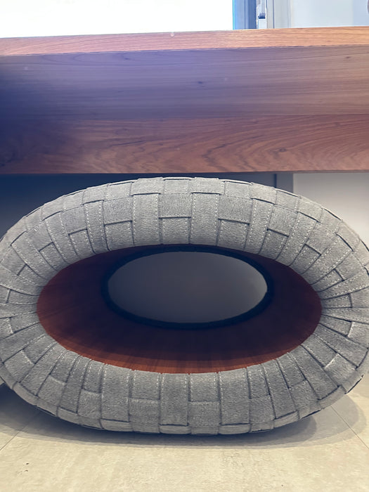 Par de Pufes "Cheig" com Tiras em Lona – Jader Almeida