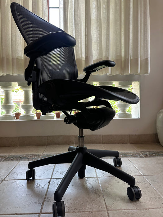 Cadeira "Aeron C" – Herman Miller