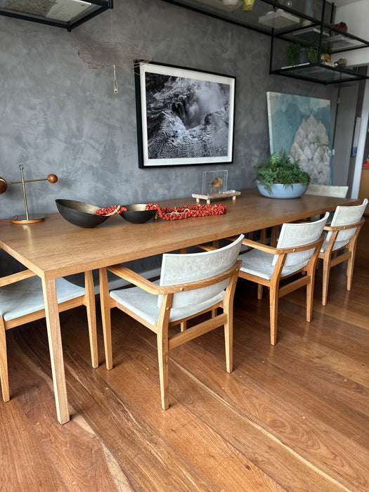 Mesa de Jantar "Fina" - Claudia Moreira Salles para Etel