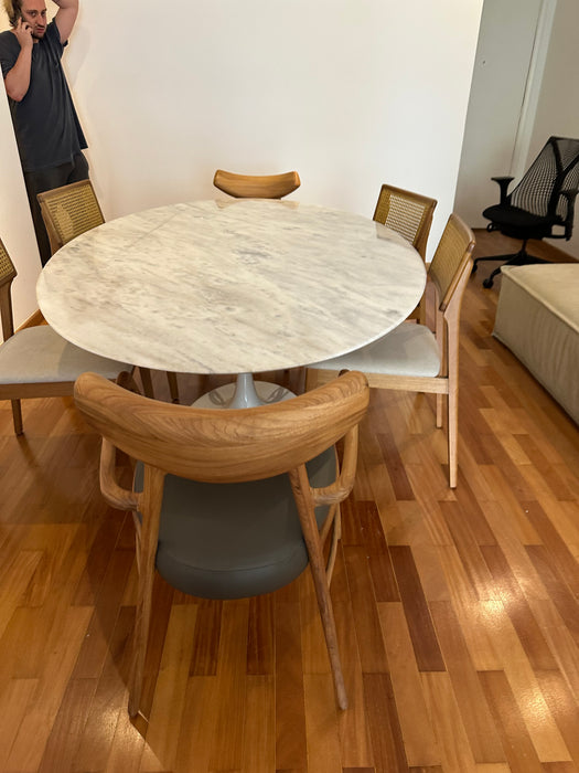 Mesa de Jantar "Saarinen"