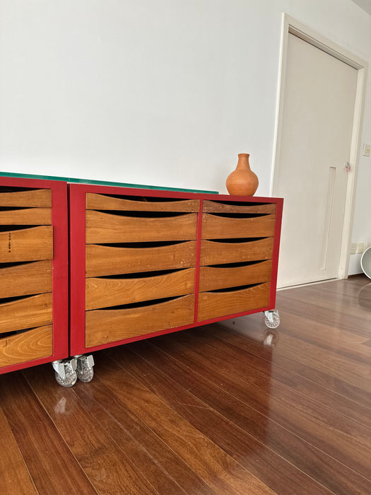 Par de Cômodas com Rodízios