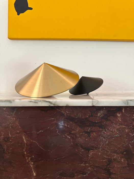 Objetos Decorativos Paperweights Dourado e Preto