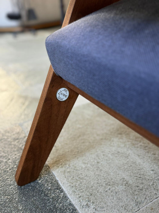 Par de Poltronas Zeca – Zanine Caldas (Reedição)