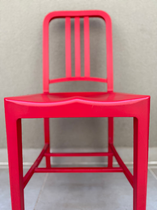 Par de Cadeiras “111 Navy” Vermelhas – Emeco