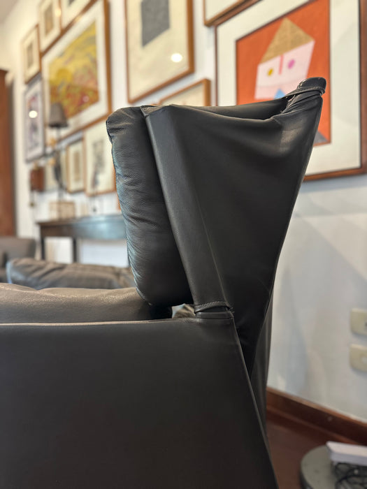 Poltrona “Viola D’Amore” em Couro – Piero di Martini para Cassina