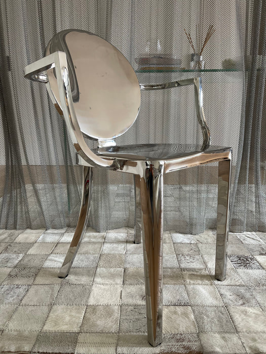 Conjunto de 6 Cadeiras “Kong” (2 com braços) – Philippe Starck para Emeco