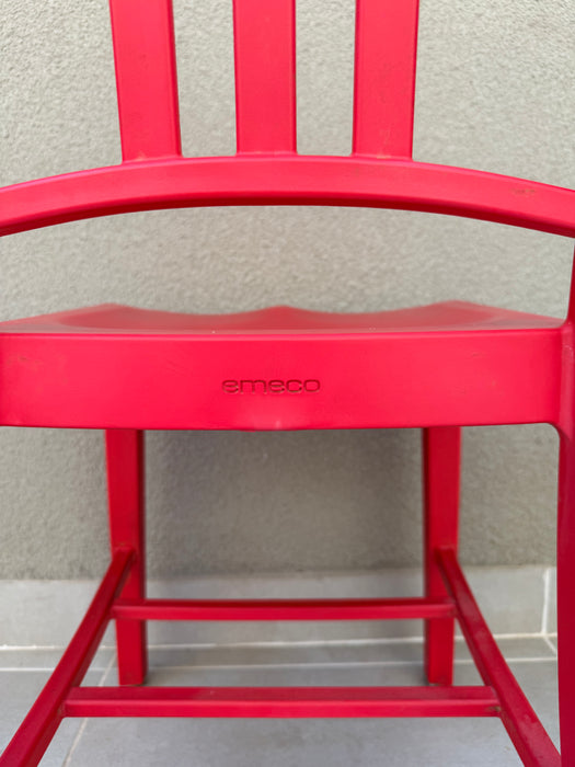 Par de Cadeiras “111 Navy” Vermelhas – Emeco