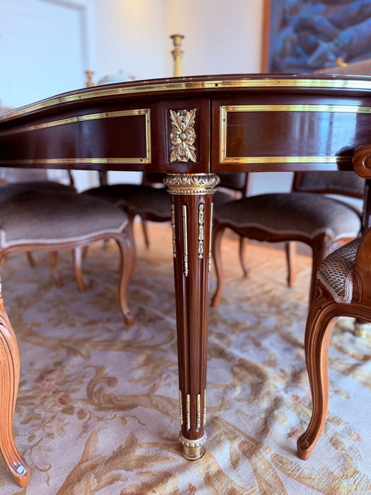 Mesa de Jantar Extensível com 8 Cadeiras – Jean Jacques Bernard