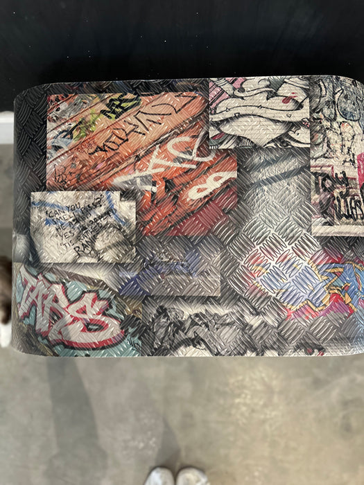 Mesa Lateral com Pés de Taco de Sinuca