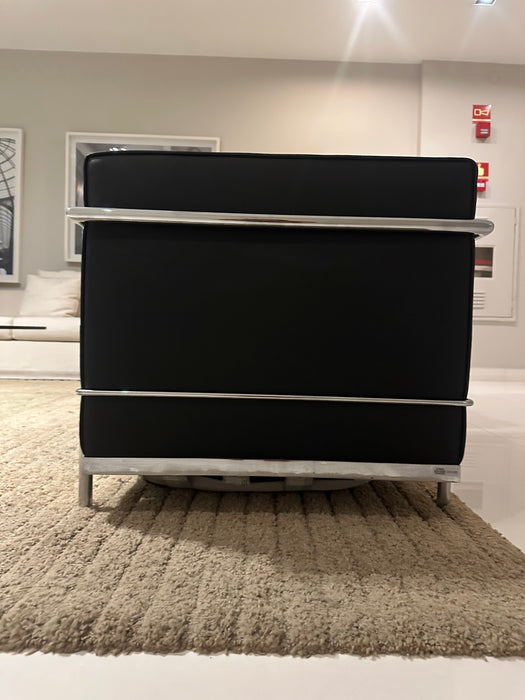 Poltrona “LC” - Le Corbusier (sem informação da loja)