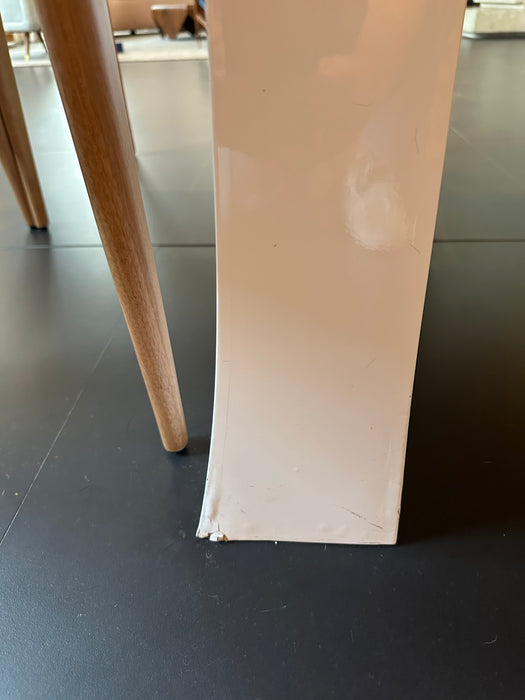 Mesa de Jantar em Laca