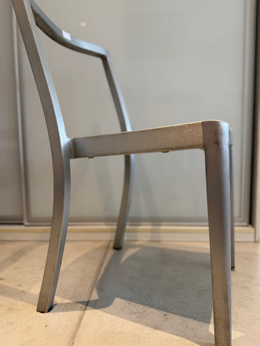 Conjunto com 8 Cadeiras “HUD” (2 Foscas e 6 Brilhantes) – Philippe Starck para Emeco