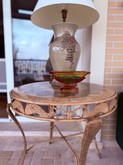 Mesa de Apoio com Tampo em Pedra e Entalhes