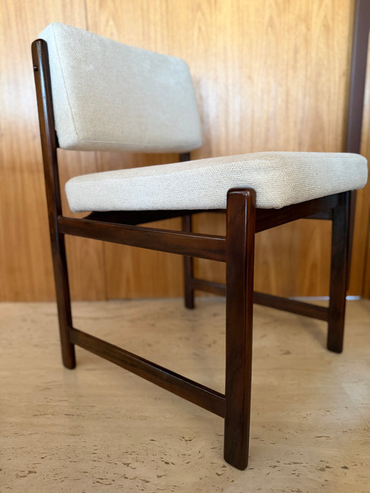 Conjunto com 4 Cadeiras Vintages – Atribuídas a Sérgio Rodrigues
