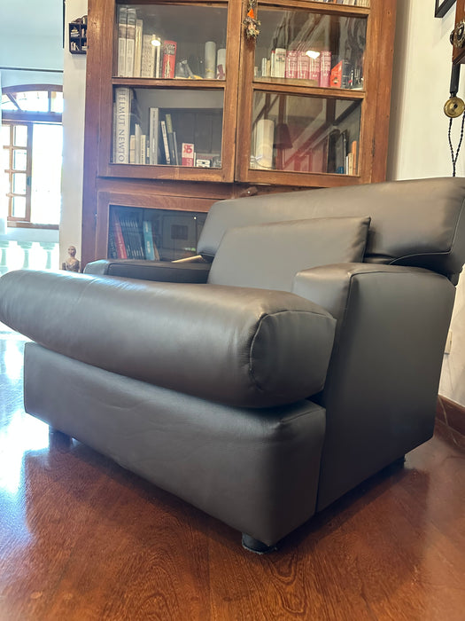 Poltrona em Couro Vintage – Cassina