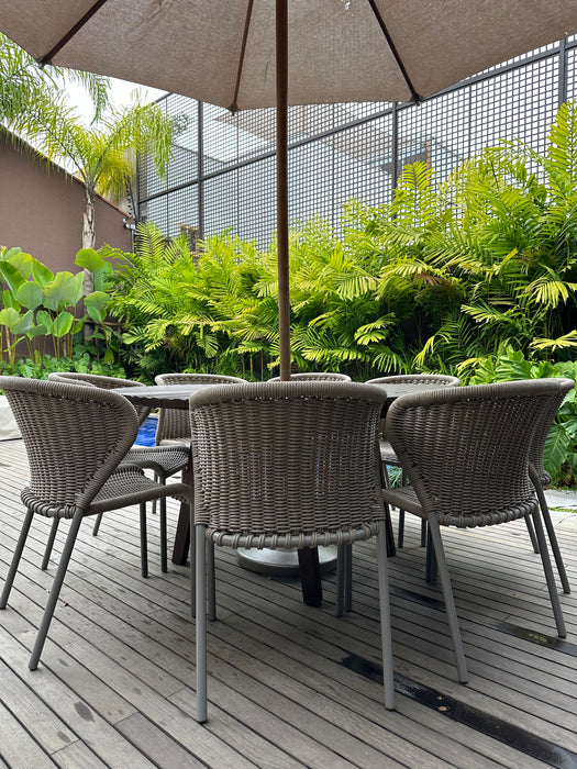 Conjunto Outdoor com Mesa de Jantar "Ayty" 8 Cadeiras "Andro" e Ombrelone - Saccaro
