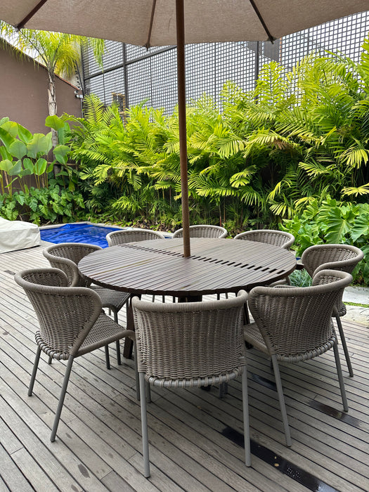 Conjunto Outdoor com Mesa de Jantar "Ayty" 8 Cadeiras "Andro" e Ombrelone - Saccaro
