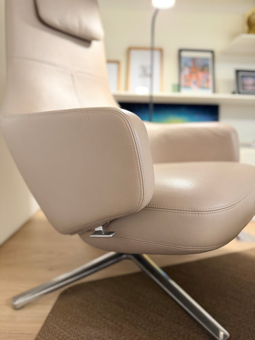 Poltrona "Repos"  com Banqueta em Couro - Antonio Citterio Para Vitra